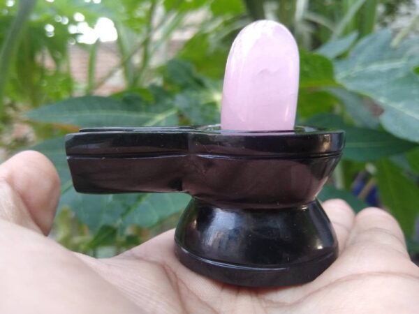 Rose quartz shivling