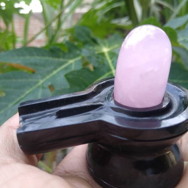 Rose quartz shivling