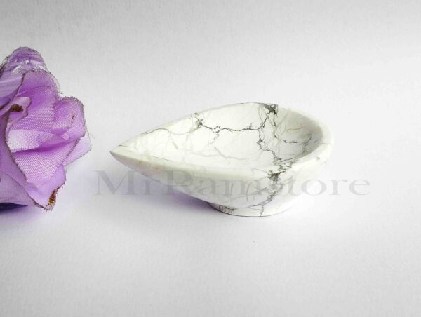 Howlite Diya