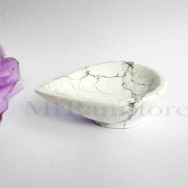 Howlite Diya